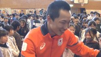 ミラノ五輪で金の木村葵来選手が母校の小学校へ　大興奮の子どもたち「金メダルとかすごかった」