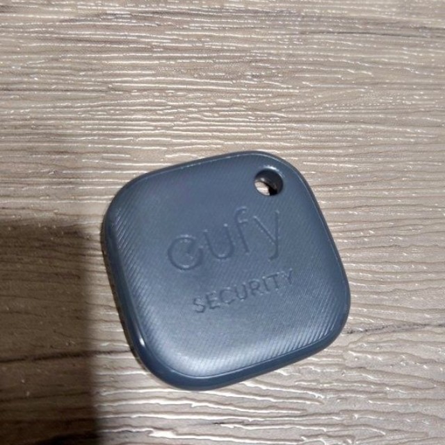 位置情報追跡タグ（GPSタグ）も購入（マツバさん提供）