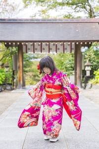 3月で卒園するちーちゃん。最後の七五三での晴れ姿（提供：みどぅ家のちいのん様／(C)リトルジョイ（@littlejoy.photo）