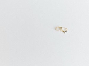 結婚とは、義両親との同居と退職だった。婚約破棄することもできたのに