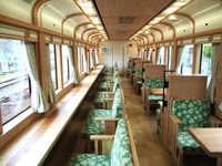 2号車「ワイドビューシート」の車内