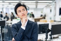 約2人に1人が「オフィスへの不満が退職検討の一因につながる」と回答　※画像はイメージです（metamorworks/stock.adobe.com）