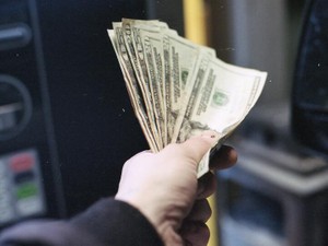 みるみる減る口座残高。私にはまるで「節約」という概念がない