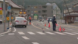 【速報】高齢の女性　車にはねられ意識不明　気仙沼市の国道４５号