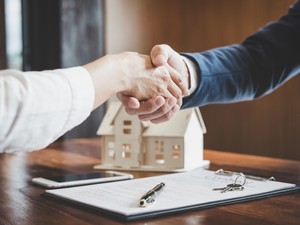 訳あり物件の査定はどこに依頼する？売却相場や査定ポイントも紹介