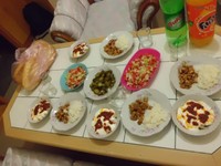 現地の家庭で振舞ってもらった料理。あたたかみのある食事だった。