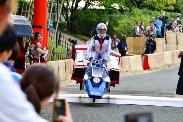 危ない角度のコアファイター