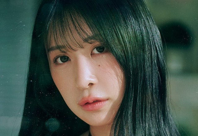 真島なおみ（撮影／岡本武志 ヘアメイク／浦谷すずな（JULLY） スタイリング／工藤沙恵（ミタケイショウ））