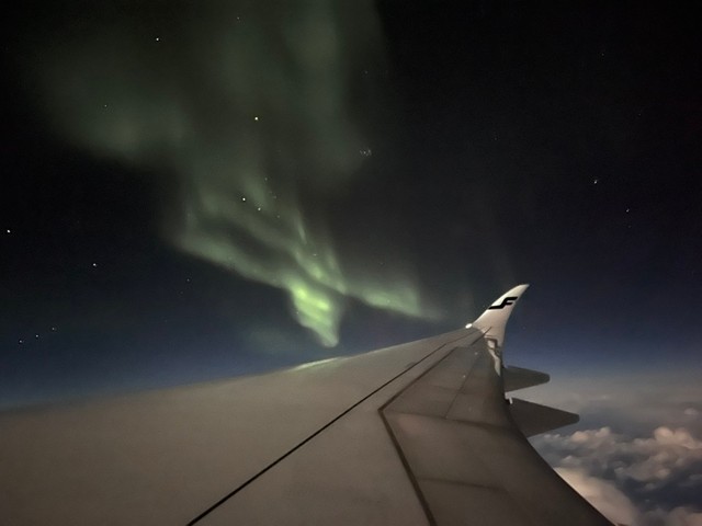 飛行機からオーロラ3（提供：ながらりょうこさん）
