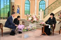 「徹子の部屋」    (右から)黒柳徹子、石井ふく子さん、井上順＝テレビ朝日提供