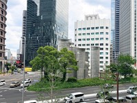ちなみにこちらが村野藤吾氏が設計した「梅田吸気塔」です