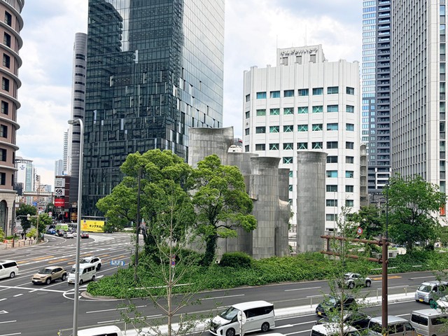 ちなみにこちらが村野藤吾氏が設計した「梅田吸気塔」です