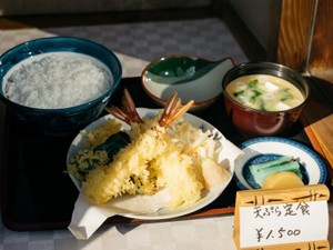 偶然出会いファンになった定食屋さんは、素敵なご縁で結ばれていた
