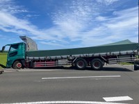 【速報】大型トラックがガードレールに衝突　男性運転手が意識不明　宮城・山元町