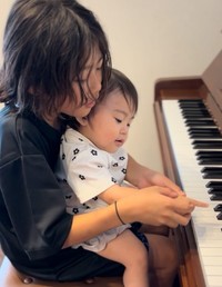 お兄ちゃん、お姉ちゃんに愛されています♡（提供：＠enishi.basketballさん）
