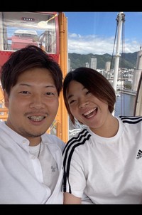 交通事故の加害者と被害者として出会った「新婚さん」＝「新婚さんいらっしゃい！」8月3日放送回よりⓒABCテレビ