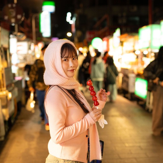 小野六花 デビュー6周年記念のPOD写真集『6'』（ロクダッシュ）
