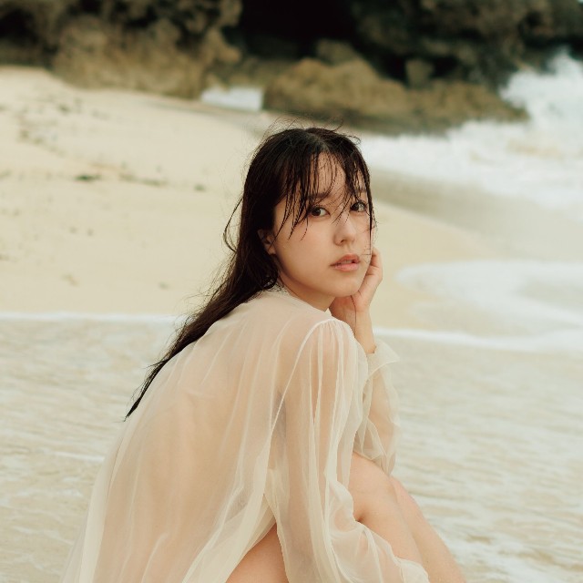 『音羽美奈ファースト写真集　かなでる。』（双葉社・撮影/鈴木ゴータ　プロデュース/松浦健一）