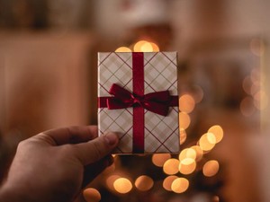 ひとりで過ごすクリスマスに呼び出した先輩が、涙目の私に言ったこと