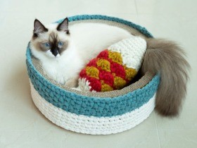 かわいくって、あったかい　手編みの猫ハウスの作り方