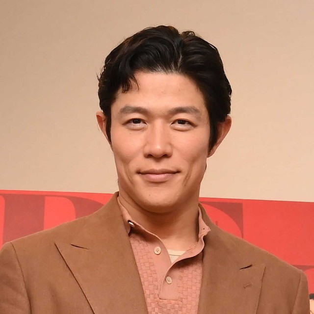 鈴木亮平