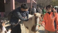 しろとり動物園で干支の引き継ぎ式行われる　香川・東かがわ市