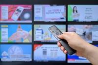 テレビショッピング※画像はイメージです（JYPIX/stock.adobe.com）