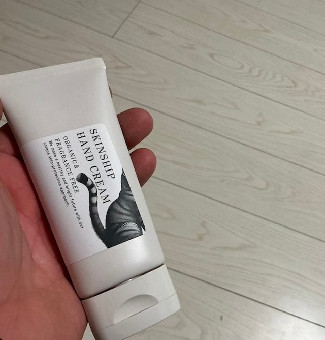 「ハンドクリーム」も獣医師・薬剤師が開発した、猫が舐めても安心なものを購入したセルゥさん（画像提供：セルゥゥゥゥァァァァァさん）
