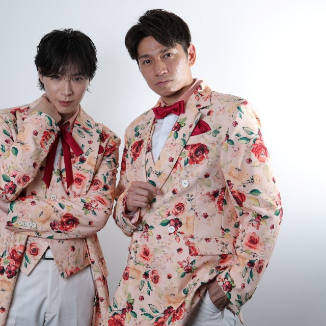 SHOW-WAの塩田将己（左）と山本佳志＝撮影・坂部計介