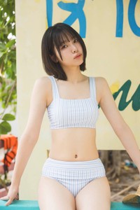 Liyuu 2nd写真集先行カット（撮影／藤本和典）