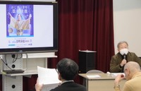 国勢調査と芸能の関係を語る大西客員研究員。２０２５年も松平健さんを広報キャラクターに起用した＝京都市下京区・市立芸術大