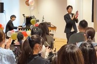 「コンサートに行けない人たちに生演奏を届けたい！」。二人の気持ちから始まったボランティア演奏会（画像提供：兄―ズ）