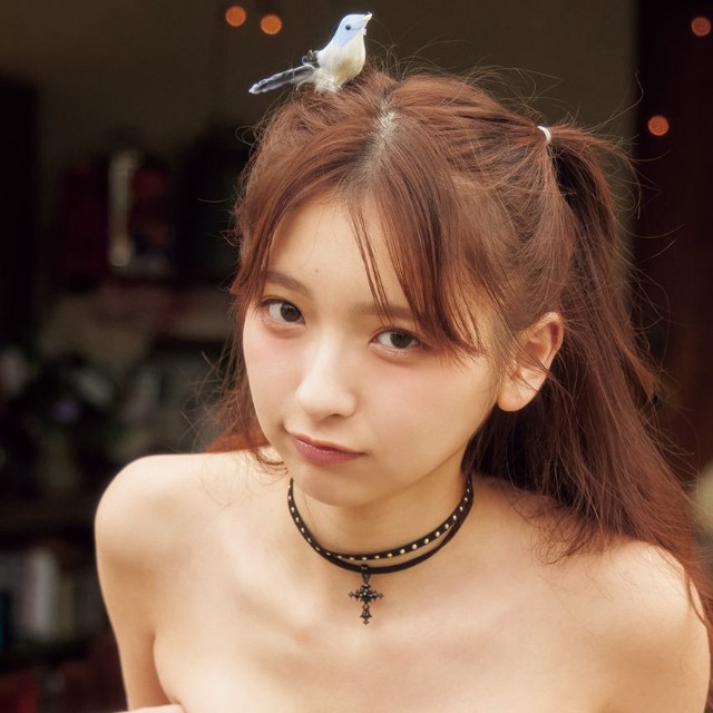 一ノ瀬瑠菜「旬撮GIRL Vol.32」（扶桑社）より＝撮影／彦坂栄治 ヘアメイク／加藤志穂（ピースモンキー） スタ イリング／米丸友子