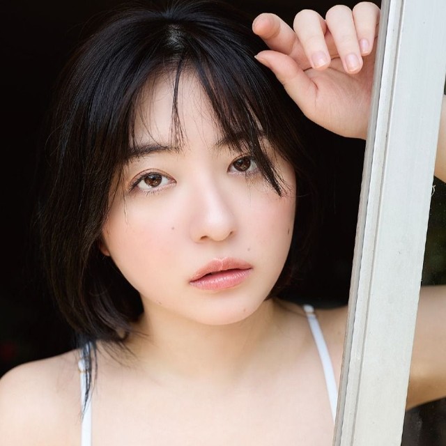 「ENTAME 36℃ vol.05」（徳間書店）に登場した麻倉瑞季のセブンネット限定ポストカード