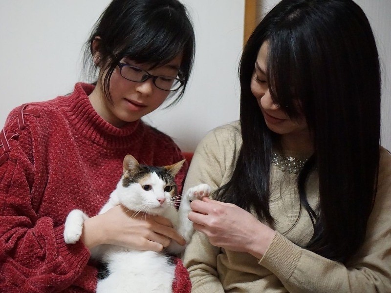 優しい親子のもと、のびのび育っています