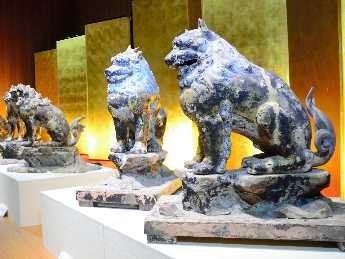 春日大社の狛犬、初の一般公開　鎌倉時代から本殿を守護