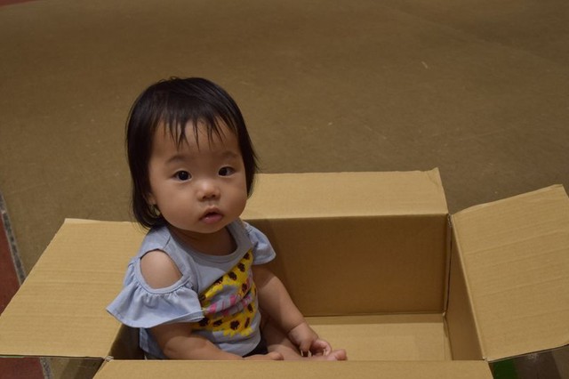 0歳11カ月（イベントの片付けの最中に遊びで撮った一枚）／ミコフォトさん（@mi.ko.photo）提供