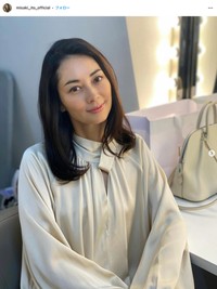 伊東美咲さん公式インスタグラム、2023年8月の投稿から