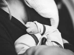 結婚して、母になる夢が叶った。なのに、この小さな後ろめたさは何だろう