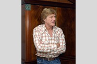 映画と政治を語るロバート・レッドフォードさん=2004年7月、ニューヨークのホテルで、本田理氏撮影