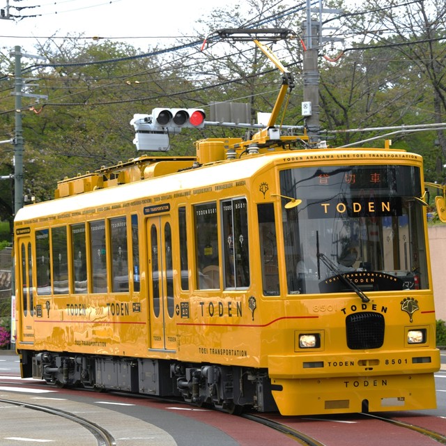 生まれ変わった都電荒川線（東京都交通局提供）