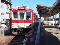 2000系は今でも名古屋線系統のローカル運用に就く