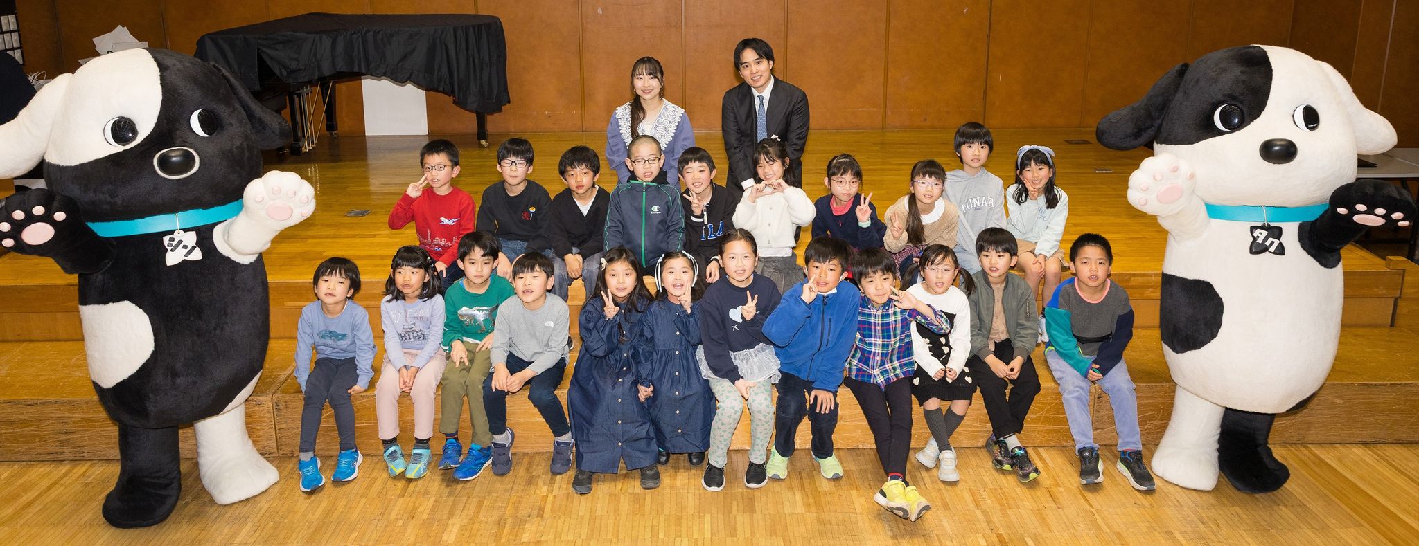 記念撮影におさまったイベント参加者たち（午前の部）