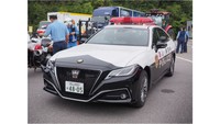人気車両・パトカー（提供：おもちゃ王国）