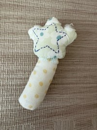 妊娠中につくったおもちゃはボロボロに…息子さんのお気に入り！／白湯さん（@NhLxj）提供
