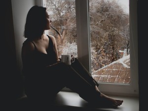 彼は就活を頑張っていると信じていたのに。友人に愚痴ると「ほぼ毎日飲み明かしているよ」