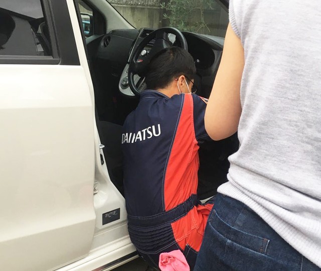 自動車修理のプロが現場にやってくる騒ぎに