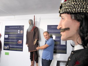 ルーマニアで「ドラキュラ」探したら怒られた　「吸血鬼じゃない、英雄だ」