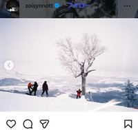 ゾイ・サドフスキシノットのインスタグラム＠zoisynnottより