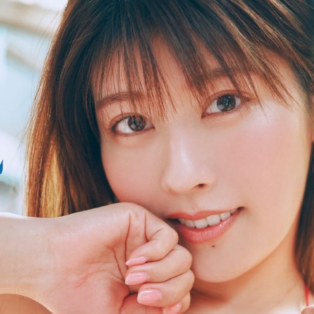 ちとせよしのデジタル写真集「夏色かえり道」（撮影：岡本武志　©ワニブックス）
